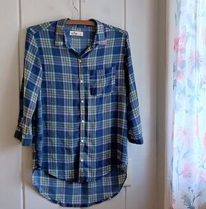 Hollister Plaid Button Down Shirt